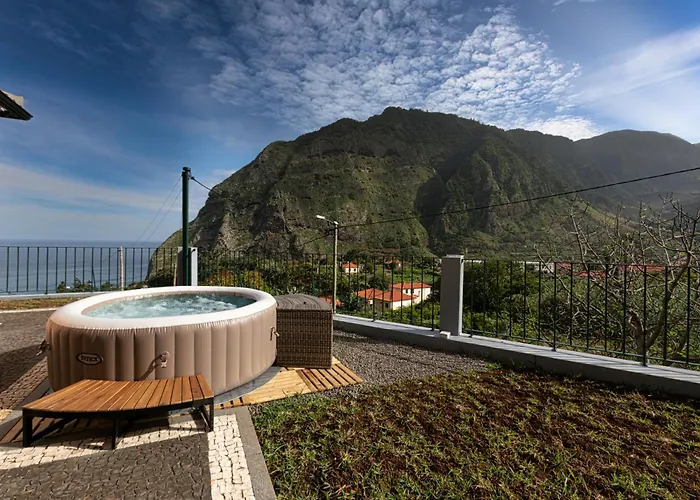 Casa Da Fajã Do Amo By An Island Casa de Férias